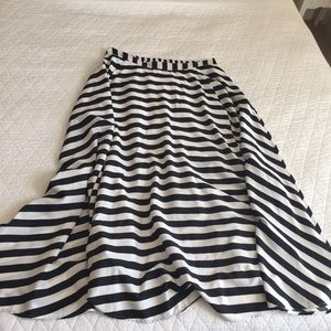 Beautiful full black and white maxi skirt!